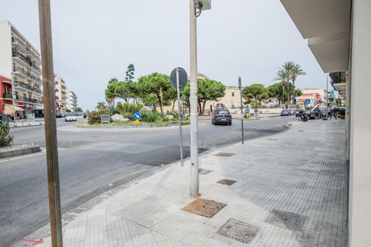 Home Square Milazzo Eksteriør bilde